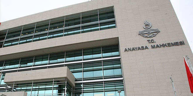 AYM’den kuaförde boyanan saç davasında ihlal kararı